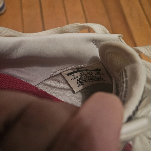 Nike Tri-Color Runners - Picture 6 of 6